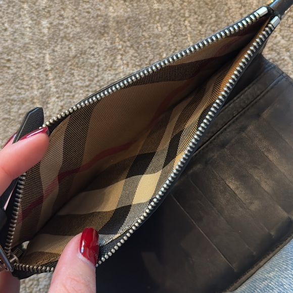 Burberry black wallet 
Super cute present and great condition - Picture 6 of 7